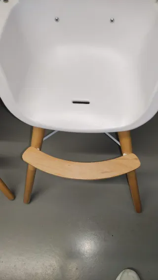 Trona infantil blanca y madera