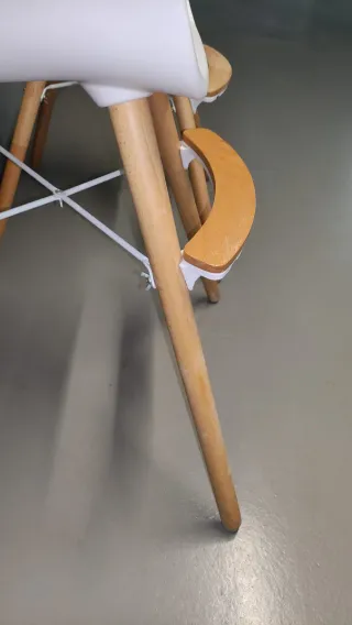 Trona infantil blanca y madera