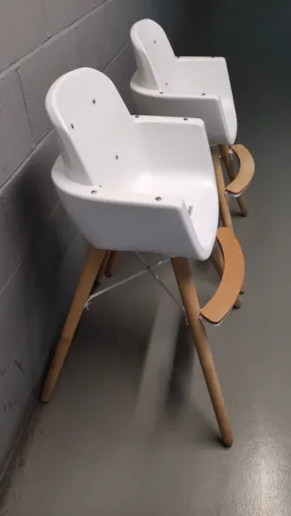 Trona infantil blanca y madera