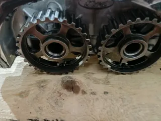 Árboles de levas, 16 taqués y balancines