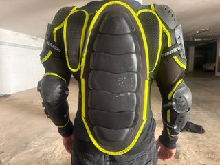 Protección Motocross Enduro Negra y Amarilla