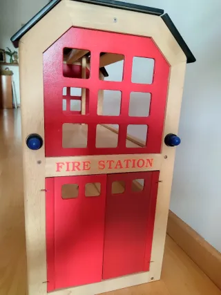 Estación de bomberos de madera para niños