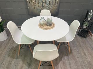 ️ Comedor mesa + 4 sillas estilo nórdico – Nuevo