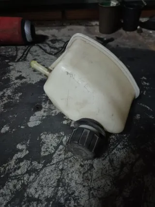 Vaso expansión Piaggio Hexagon