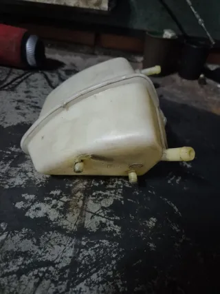 Vaso expansión Piaggio Hexagon