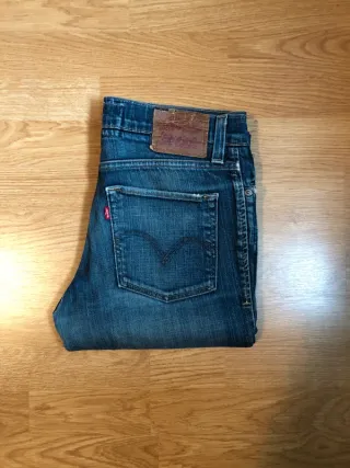 Levi’s vintage jeans in blue.