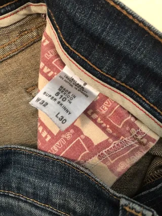 Levi’s vintage jeans in blue.