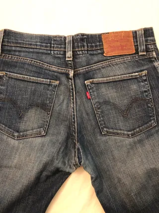Levi’s vintage jeans in blue.