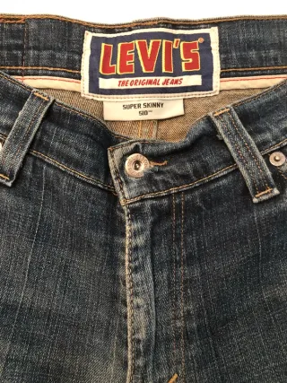 Levi’s vintage jeans in blue.