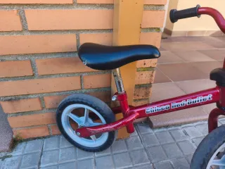 Bici infantil sin pedales roja