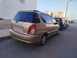 KIA Carens 2002