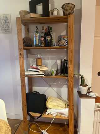 Estantería de madera con 4 baldas