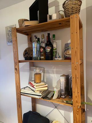 Estantería de madera con 4 baldas