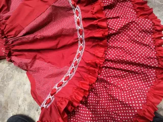 Bata Rociera Roja y Blanca Medidas: