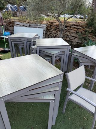 Mesa y 4 sillas de exterior