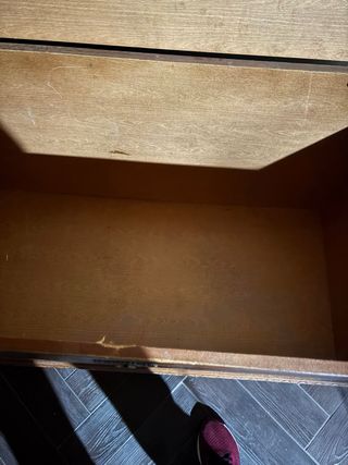 Baúl de madera tallado