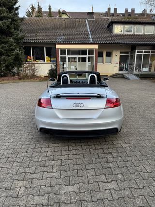 Audi TT Roadster S line 1.8 TFSI – 2012 impecable