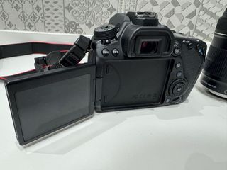 Cámara Canon EOS 80D + Lente 18-135mm