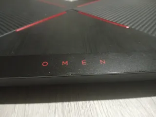 HP Laptop 15-ce0xx Negro/Rojo