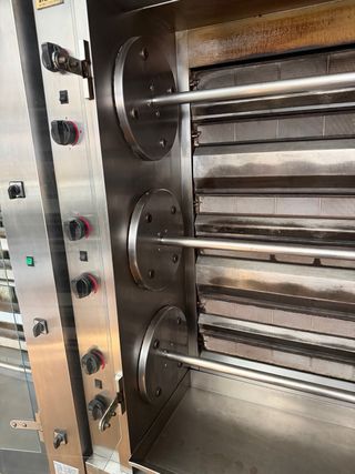 Asador de pollos profesional MCM a gas