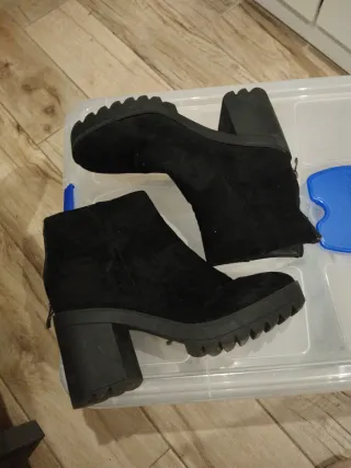 Botines de tacón negros