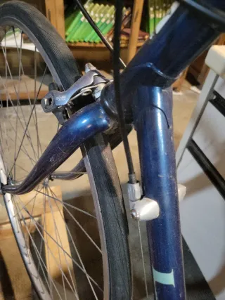 Bicicleta de carretera azul
