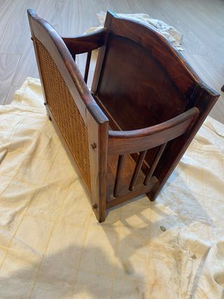 Revistero Elegante Madera y Mimbre