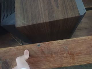 Televisión antigua vendo con urgencia