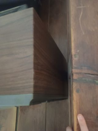 Televisión antigua vendo con urgencia