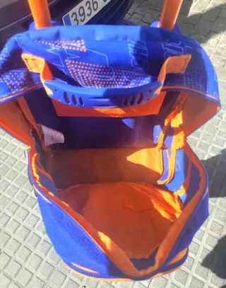 Maleta Totto Ruedas Fútbol Azul Naranja