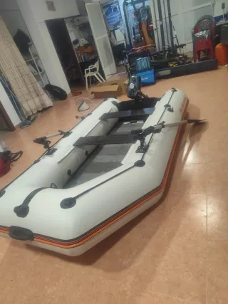 Zodiac 2.90pesca  con motor fueraborda