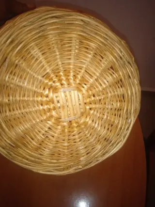 Cesta de mimbre con asas