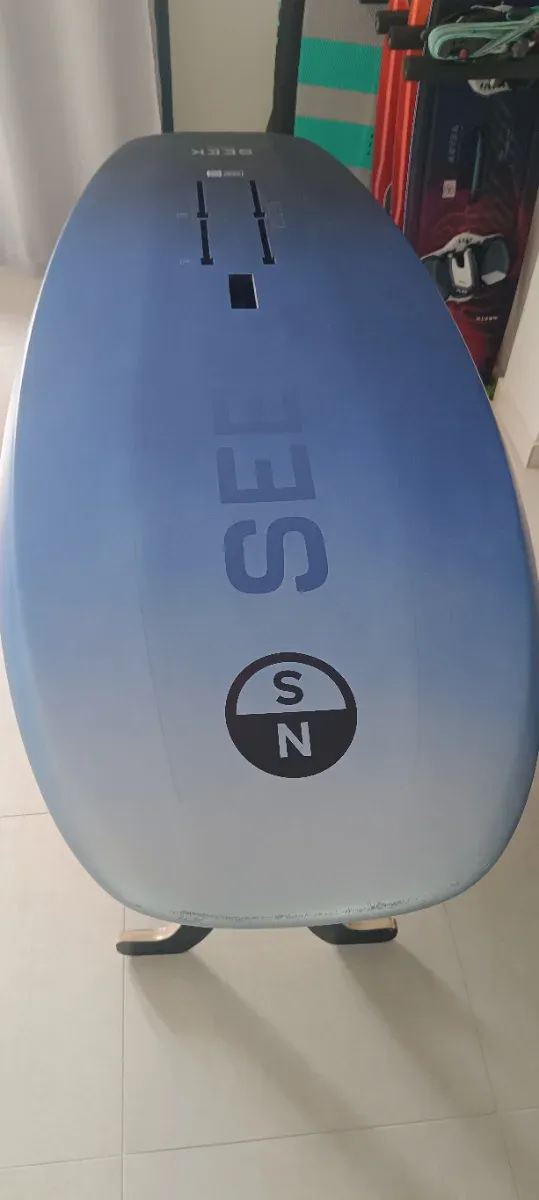 Tabla WINGFOIL  NORTH SEEK 68 lts SEMINUEVA 2025