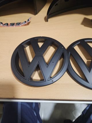 Logo VW Negro Mate Delantero