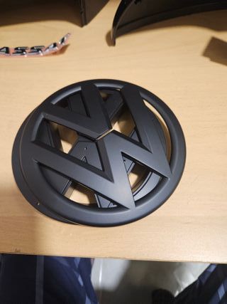 Logo VW Negro Mate Delantero