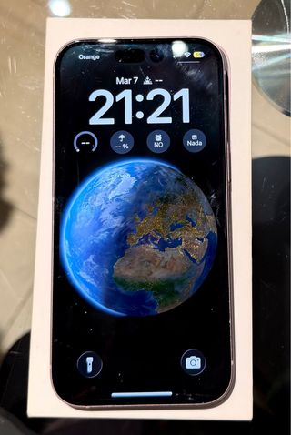 Vendo iPhone 15 de 256GB en color rosa, en muy bue