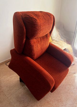 Sillón relax eléctrico terapéutico naranja.