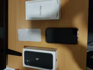 iPhone 11 Negro/Gris Espacial