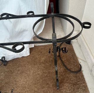 Fioriera in ferro battuto per 2 vasi