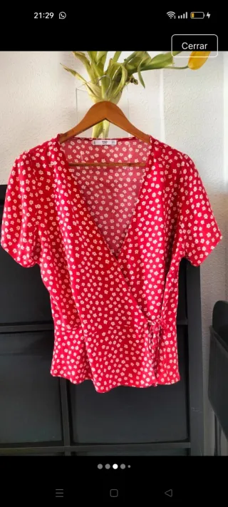 Blusa floral roja