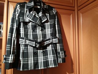 Gabardina corta cuadros T.42
