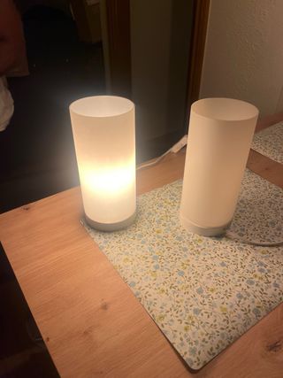 Vendo 2 Lámparas de Mesita de Noche Blancas.