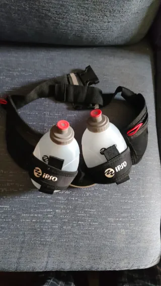 Riñonera porta agua con 2 botellas