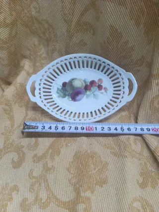 Bandeja de porcelana con frutas