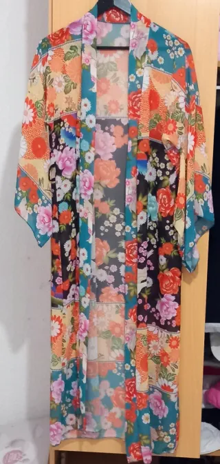 Bata larga estampada estilo japonés