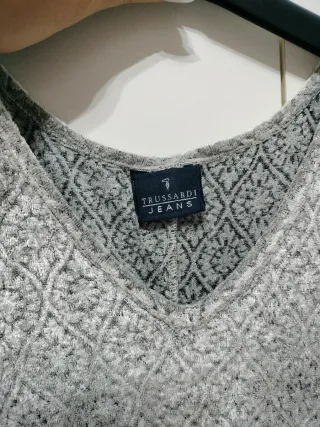 Vestito lungo grigio con spacco laterale