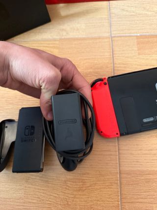 Nintendo Switch + Dock + Mando + Caja