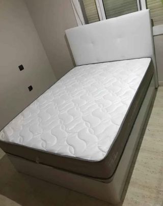 Canapé y Colchón Blanco