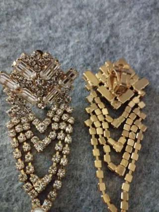 Pendientes con baño dorado y cristales