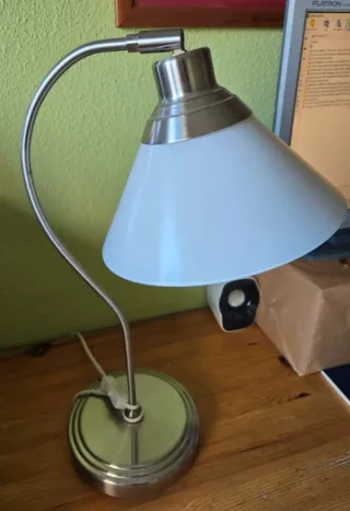 Lámpara de mesa IKEA